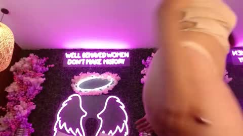 Snapshot of cattlyn_fire chatting on November 2025 04:44:02 AM cattlyn online show from November 2025 04:44:02 AM