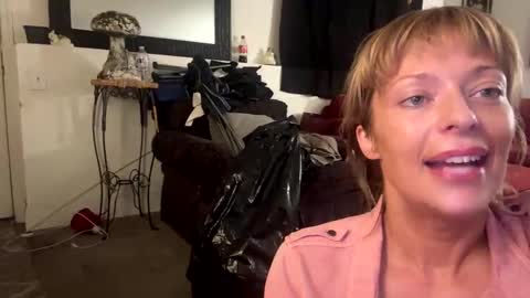 Snapshot of cattypants chatting on May 2026 07:58:02 AM cattypants online show from May 2026 07:58:02 AM