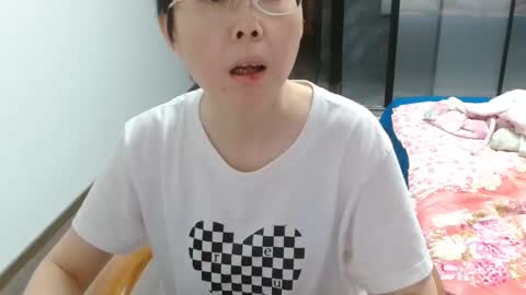 Snapshot of cbz112233 chatting on April 2026 05:52:02 PM ANNYANNY online show from April 2026 05:52:02 PM
