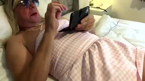 Claire online show from September 2025 07:43:01 AM