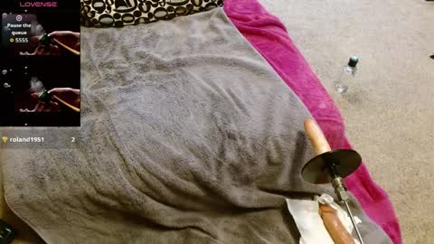 Boy looking for older men for first bottoming experience online show from April 2026 10:18:01 PM