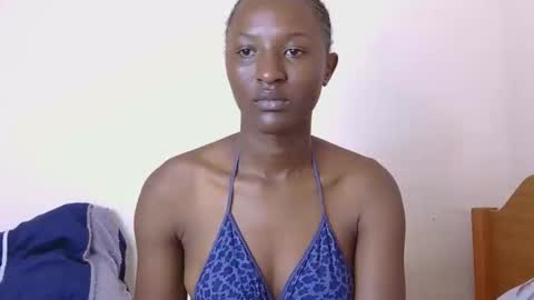 Snapshot of cee_queen chatting on May 2026 07:58:01 AM cee_queen online show from May 2026 07:58:01 AM
