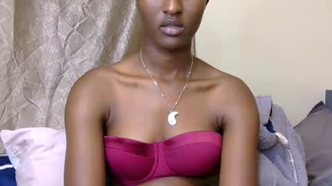 Snapshot of cee_queen chatting on June 2026 03:09:02 AM cee_queen online show from June 2026 03:09:02 AM
