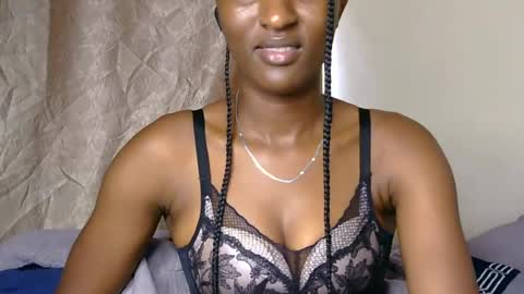 Snapshot of cee_queen chatting on June 2026 09:47:02 AM cee_queen online show from June 2026 09:47:02 AM