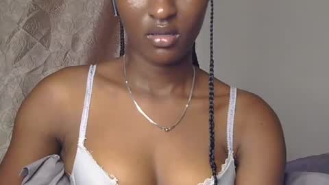 Snapshot of cee_queen chatting on June 2026 10:24:01 AM cee_queen online show from June 2026 10:24:01 AM
