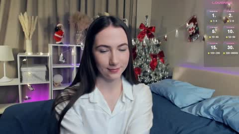 Josie Manesi online show from January 2025 07:10:01 PM