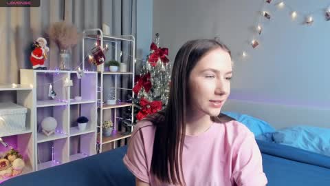 Josie Manesi online show from January 2025 07:10:01 PM