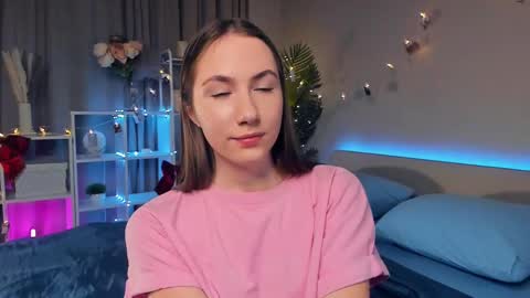 Josie Manesi online show from March 2025 07:26:02 PM