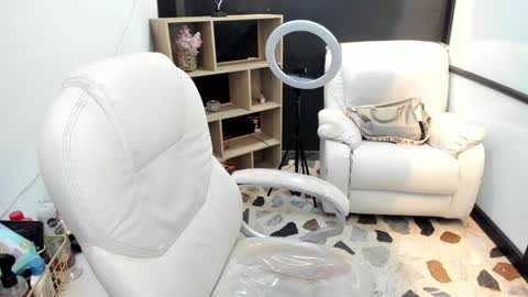 Snapshot of celesstebruce chatting on February 2025 02:11:02 AM meli online show from February 2025 02:11:02 AM