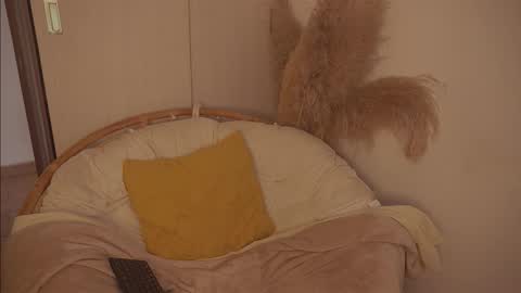 Snapshot of celeste_angel1 chatting on October 2025 08:32:02 PM Diane Independent model online show from October 2025 08:32:02 PM