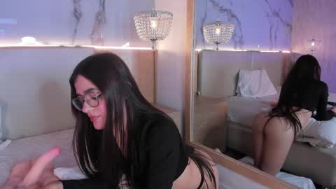 Snapshot of celeste_evanzz chatting on September 2025 08:10:02 PM Celeste online show from September 2025 08:10:02 PM