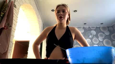 Snapshot of celestinehilscher chatting on June 2026 02:33:01 PM Cary online show from June 2026 02:33:01 PM