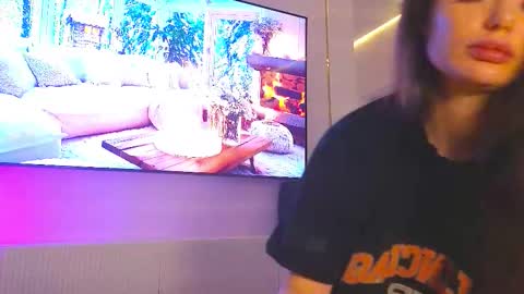 Aneli online show from December 2025 09:11:01 PM
