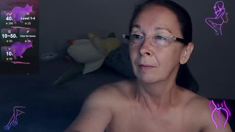 Snapshot of celine_faer1 chatting on September 2025 10:10:02 PM Celine online show from September 2025 10:10:02 PM