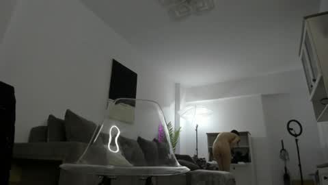 Celine Roxelle online show from May 2026 08:18:02 PM