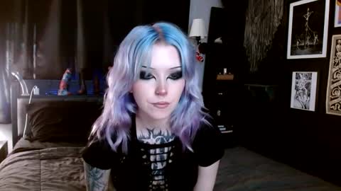 Averi online show from January 2025 09:41:02 PM