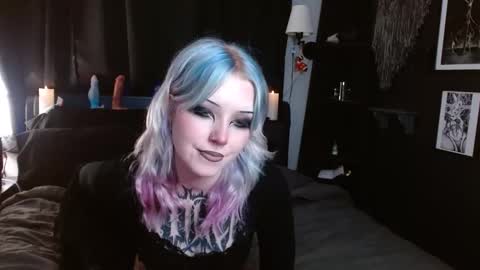 Averi online show from January 2025 01:10:01 AM