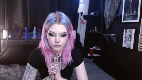Averi online show from February 2025 12:46:01 AM