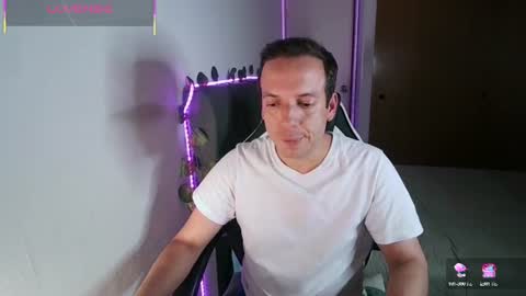 Snapshot of cerso1 chatting on June 2026 04:23:01 AM Cerso online show from June 2026 04:23:01 AM