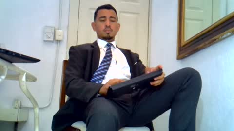 Snapshot of cesar_dant chatting on February 2025 07:05:01 PM Cesar online show from February 2025 07:05:01 PM