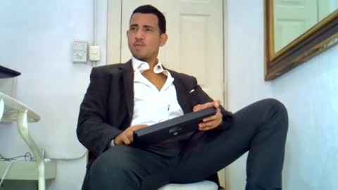Snapshot of cesar_dant chatting on March 2025 08:32:02 PM Cesar online show from March 2025 08:32:02 PM