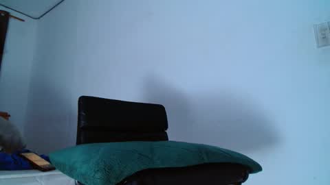 Snapshot of cesar_master_ chatting on October 2025 09:33:01 PM cesar_master_ online show from October 2025 09:33:01 PM