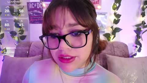 Snapshot of chaarlotte_1 chatting on September 2025 06:30:02 PM charlotte online show from September 2025 06:30:02 PM