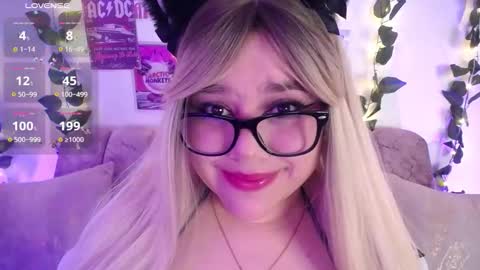 Snapshot of chaarlotte_1 chatting on November 2025 06:52:02 PM charlotte online show from November 2025 06:52:02 PM