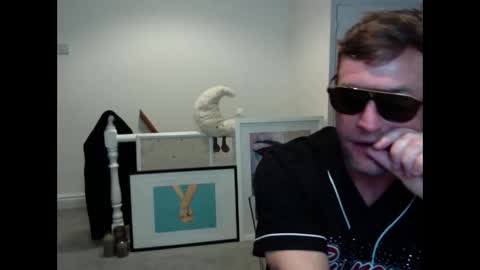Snapshot of chacar123 chatting on April 2026 10:43:02 PM 2Play and play2 online show from April 2026 10:43:02 PM