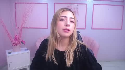 channel_blonde_a online show from December 2024 04:51:02 PM