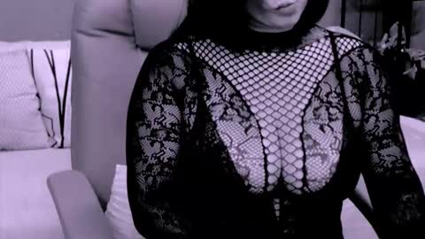 The Queen online show from October 2025 01:26:01 AM