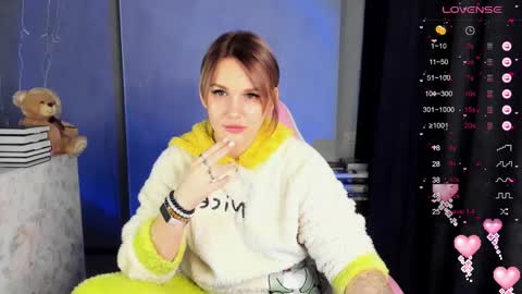 Suzanna Snow online show from February 2025 04:03:02 AM