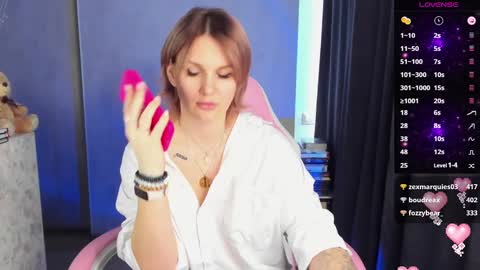 Suzanna Snow online show from February 2025 07:42:02 AM