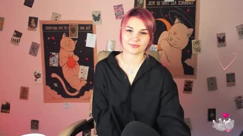 Suzanna Snow online show from November 2025 04:45:02 AM