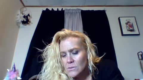 Snapshot of chaosangel33 chatting on October 2025 11:09:01 AM Ms. Behaving online show from October 2025 11:09:01 AM