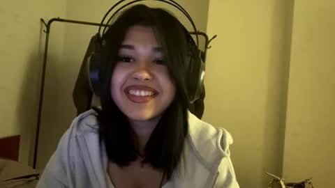 Lola online show from December 2025 03:32:01 PM