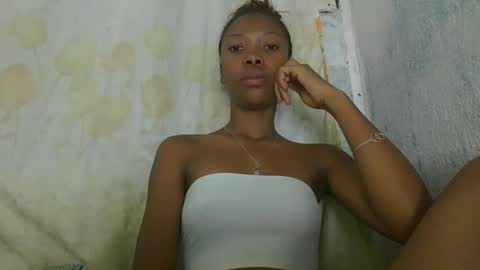 chariola0101 online show from February 2025 10:19:02 PM