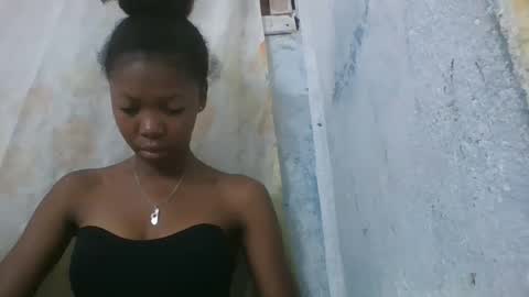 chariola0101 online show from February 2025 11:25:02 PM