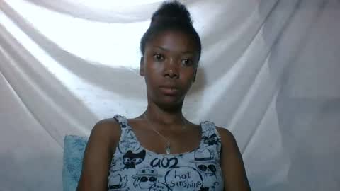 chariola0101 online show from February 2025 11:14:02 PM