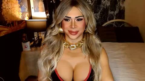 charismatic_apple online show from March 2026 08:03:02 PM