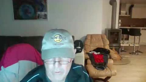 charles6064 online show from May 2026 10:26:01 PM