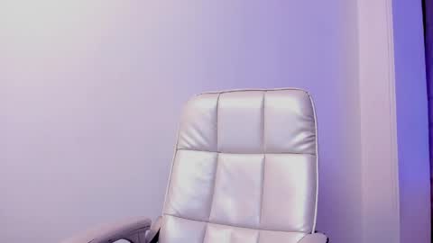 charlie_foxie online show from April 2026 03:43:02 AM