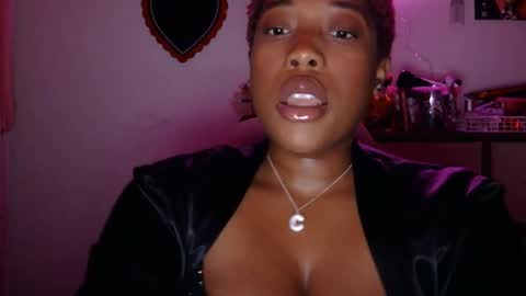 charliecakesssss online show from January 2025 05:04:02 AM