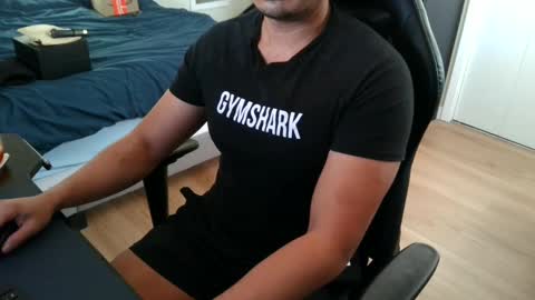 charliekkw online show from December 2024 09:19:02 PM