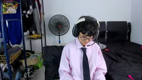 Snapshot of charlietaylorr__ chatting on May 2026 06:47:02 PM Charlie online show from May 2026 06:47:02 PM