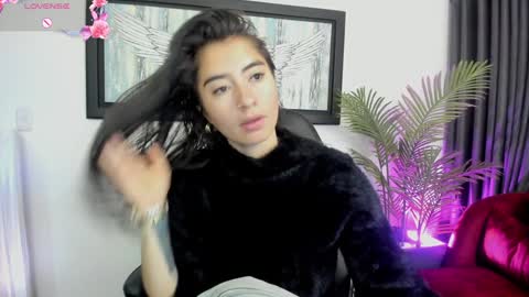 Snapshot of charlote_horny chatting on January 2025 11:39:02 AM Charlote online show from January 2025 11:39:02 AM