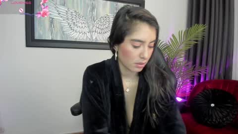 Snapshot of charlote_horny chatting on January 2025 02:43:01 PM Charlote online show from January 2025 02:43:01 PM