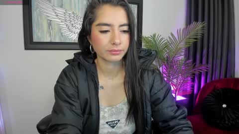 Snapshot of charlote_horny chatting on January 2025 01:25:02 PM Charlote online show from January 2025 01:25:02 PM
