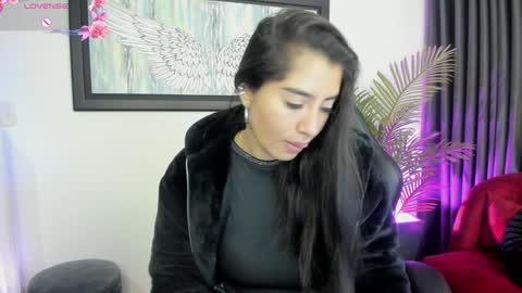Snapshot of charlote_horny chatting on January 2025 11:43:02 AM Charlote online show from January 2025 11:43:02 AM
