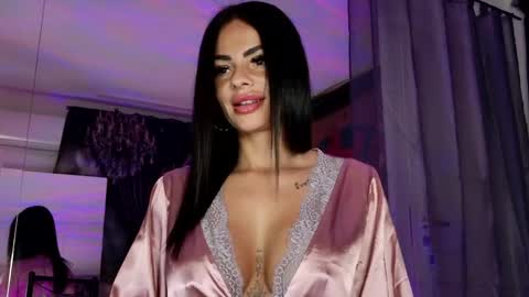 Snapshot of charlott3_1 chatting on April 2026 03:02:01 AM CHARLOTTE online show from April 2026 03:02:01 AM